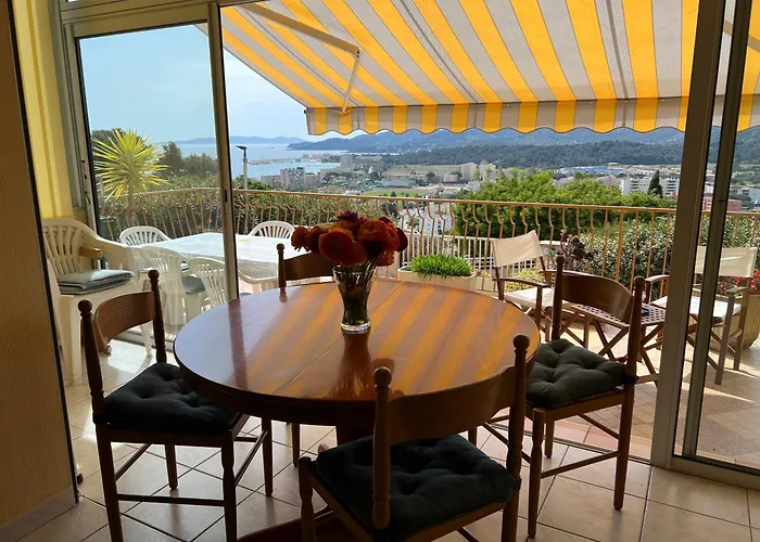 Avec Superbe Terrasse Pour 4 Personnes * Le Lavandou
