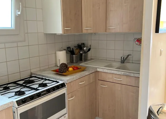 Avec Superbe Terrasse Pour 4 Personnes * Le Lavandou